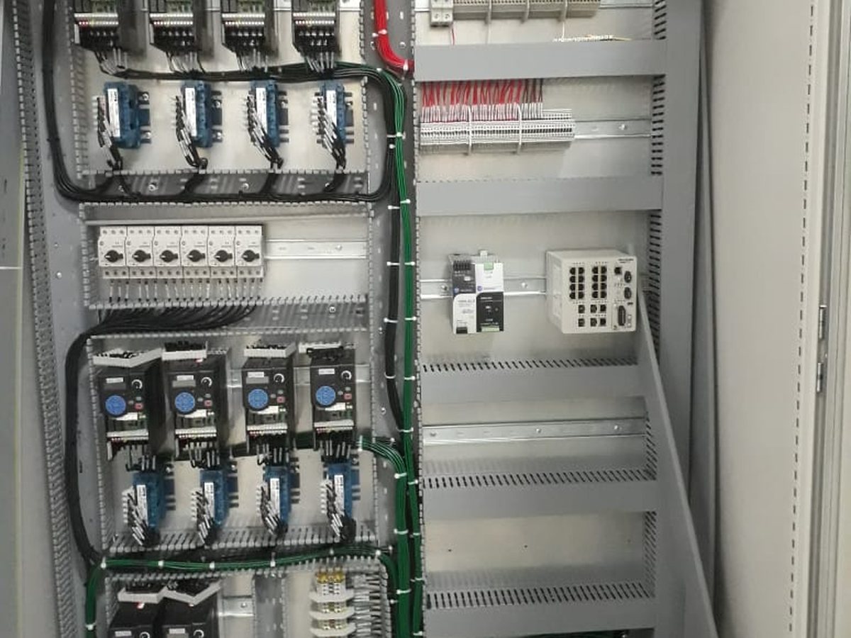 Automation panel with PLC, switch and drives